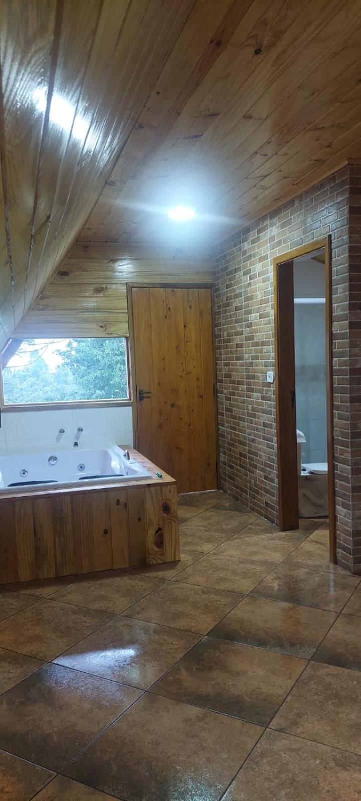 Chale Com Hidromassagem Da Vick Hotel Campos do Jordao Exterior photo