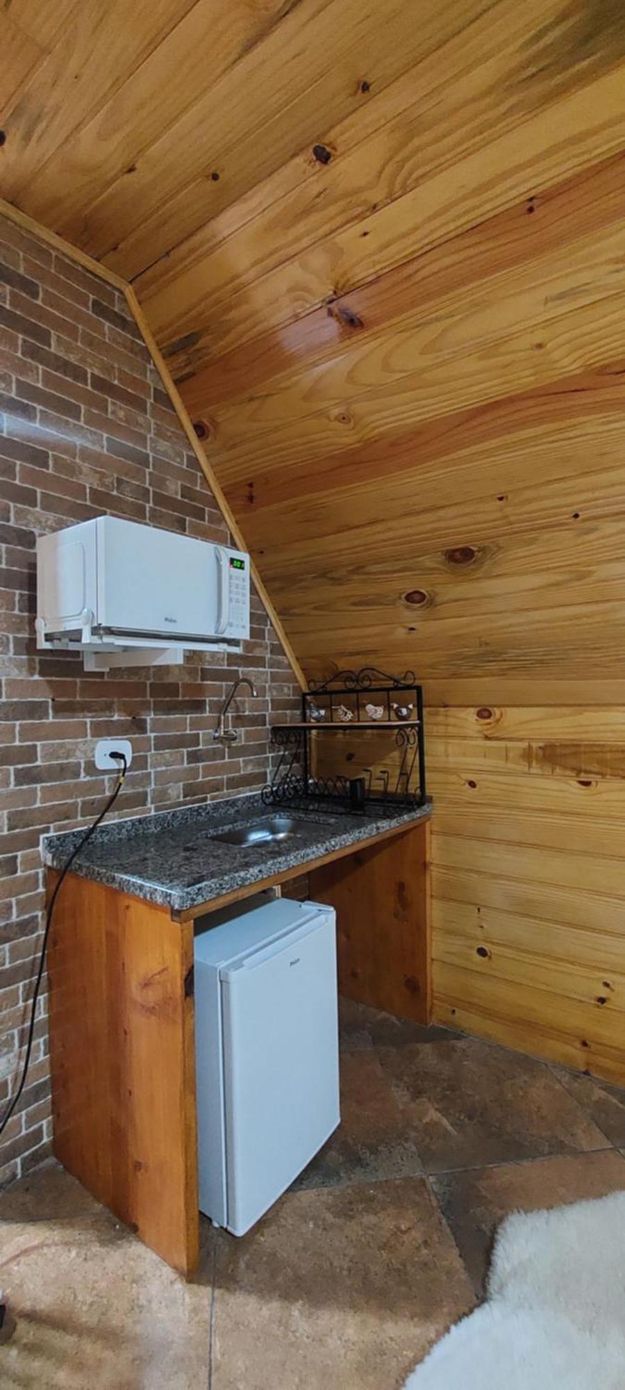 Chale Com Hidromassagem Da Vick Hotel Campos do Jordao Exterior photo
